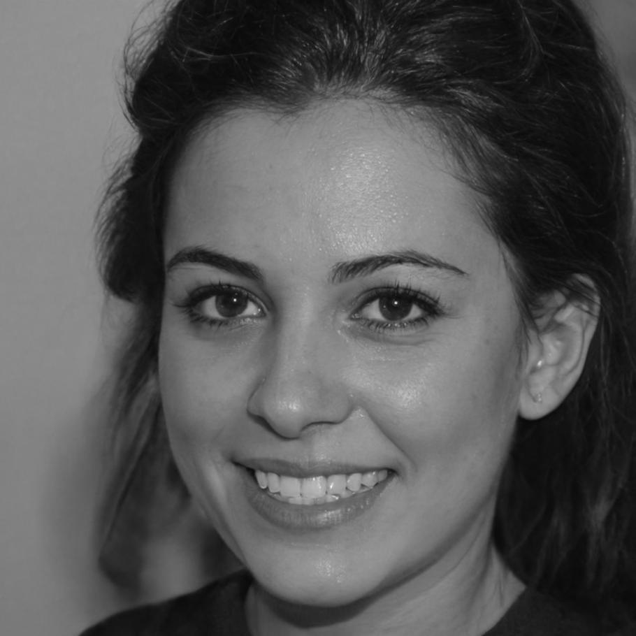 Enikő Tolnai oktató portréja